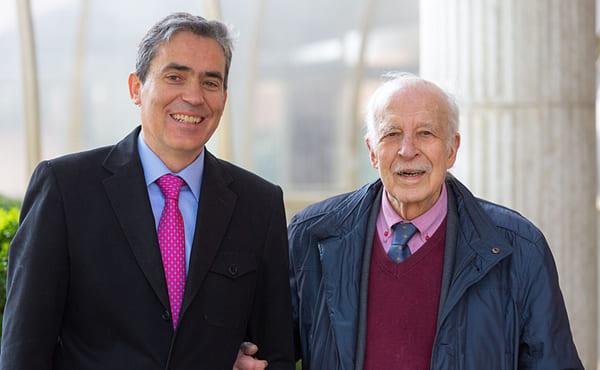 Foto: Manuel Castells/Javier Domingo de Miguel, autor de la tesis, junto al arquitecto Heliodoro Dols