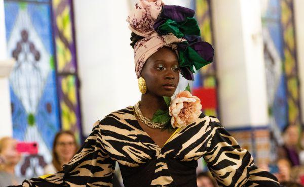 Pasarelas que cambian vidas: moda para la educación de la mujer africana