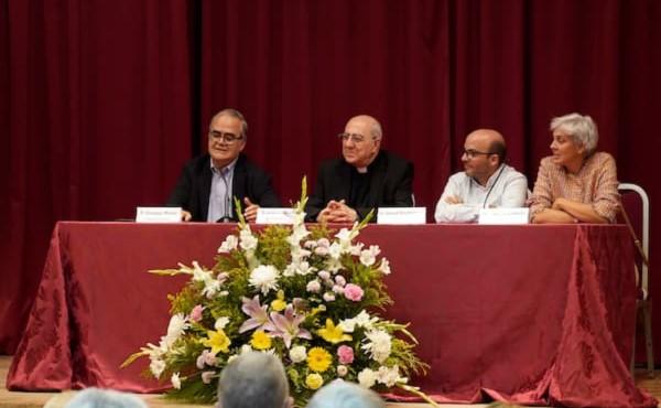 Enrique Muñiz García, autor de “Isidoro 100%”, D. José Carlos Martín de la Hoz, Director de la Oficina para las Causas de los Santos del Opus Dei en España , y David y Teresa, el matrimonio que pidió la intercesión de Isidoro Zorzano, a quien le atribuyen