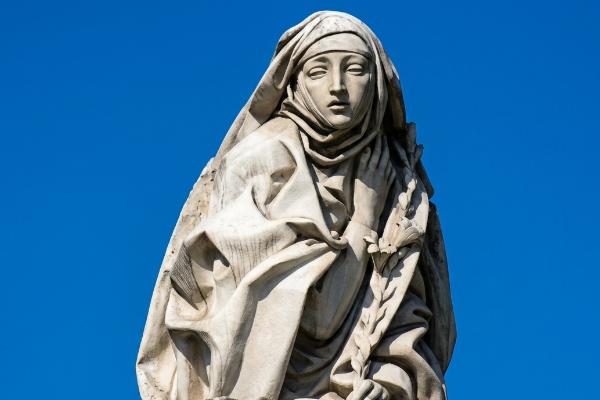 Sainte Catherine de Sienne, du sculpteur italien Francesco Messina.